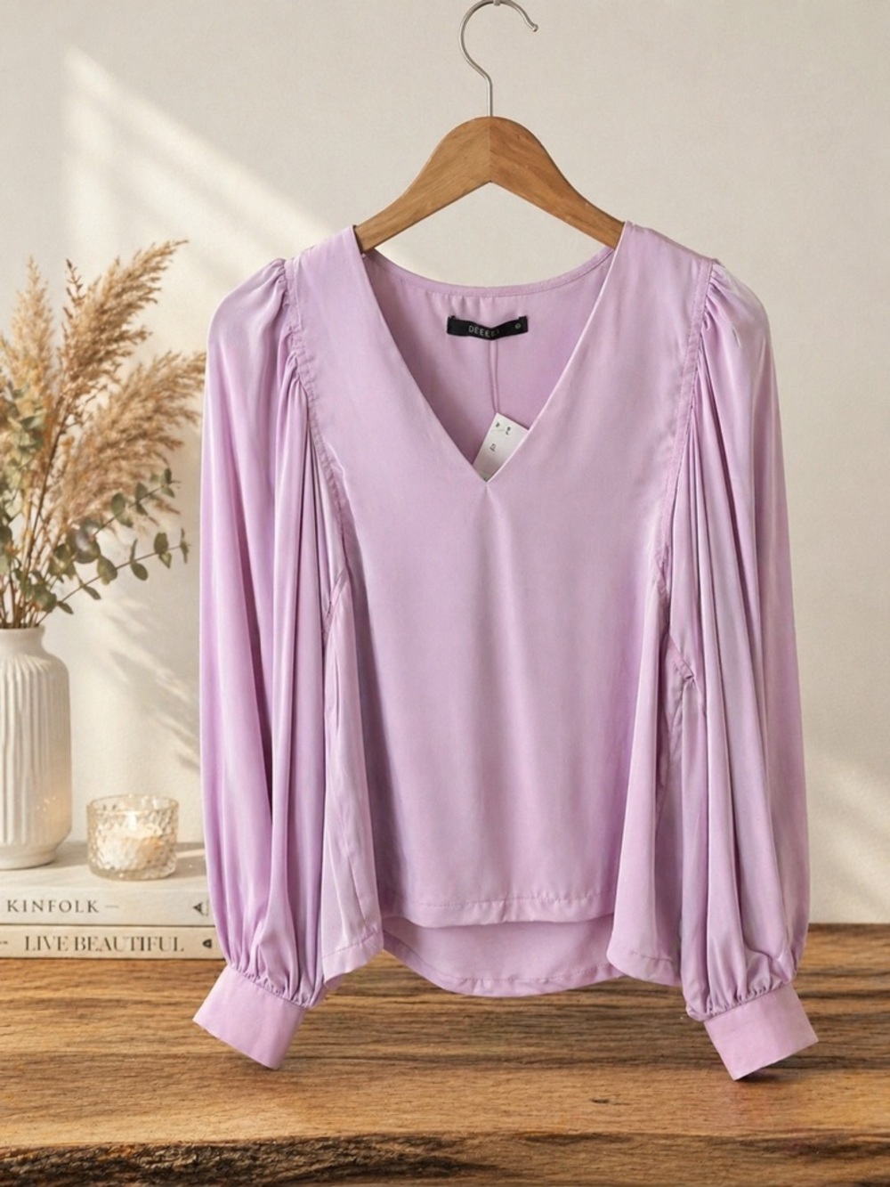 DELUC Soft Lilac V-Neck Long Sleeve Blouse